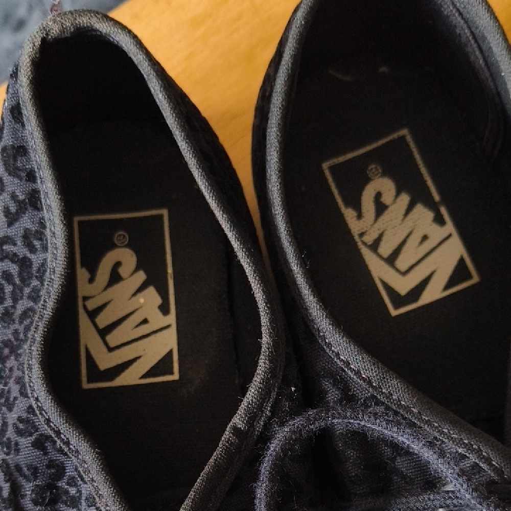 Vans Black Textured Sneakers Cheetah Print Size 8.5 - Picture 4 of 9